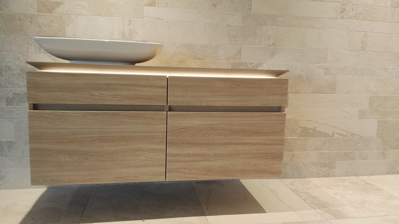 Waschbecken mit Unterschrank